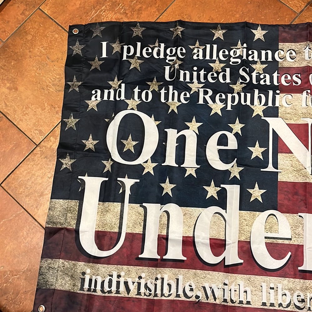 American flag. 3ft by 4 ft - Picture 2 of 5